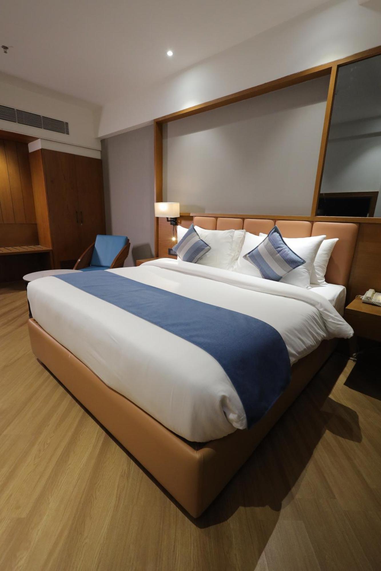 Ramada Encore By Wyndham Viramgam Exterior photo