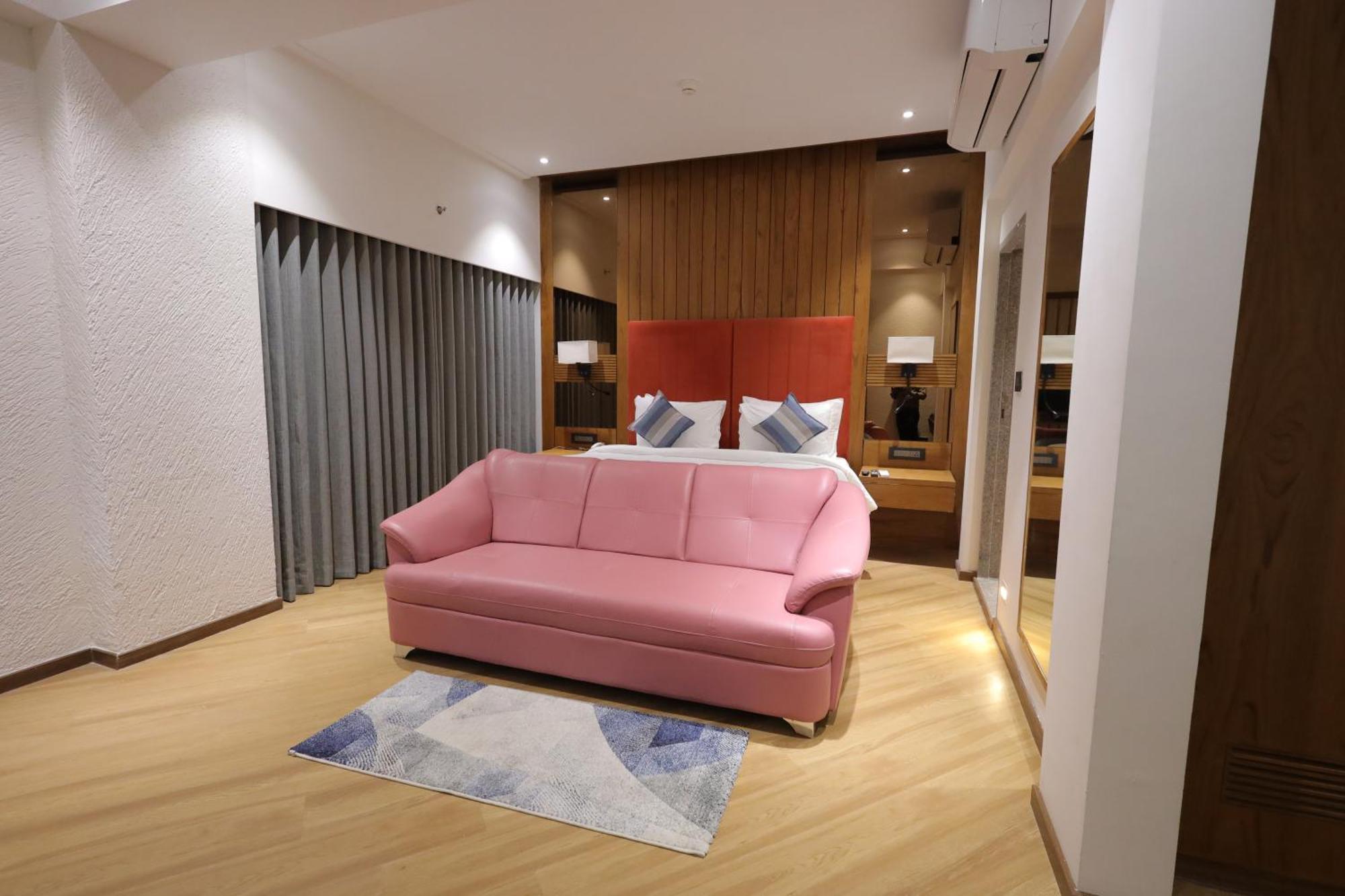 Ramada Encore By Wyndham Viramgam Exterior photo